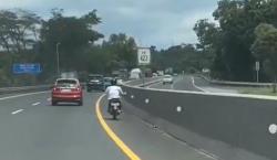 Viral Pemotor Bersarung Santai Masuk Tol Semarang-Solo, Begini Endingnya