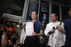Breaking News: Tom Lembong Bebas, Keluar dari Rutan Cipinang