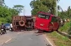 Kecelakaan Beruntun 3 Kendaraan di Jalinsum Lampung Utara, 1 Tewas