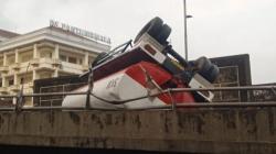 Truk Tangki Terguling di Flyover Mergosono Malang, 3 Pemotor Terluka<