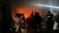 Kebakaran Hebat di Jombang, 3 Rumah dan 2 Mobil Hangus<