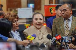 Pesan Spesial Lisa Mariana untuk Ridwan Kamil yang Jalani Tes DNA Hari Ini