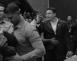 Viral Momen Prabowo Tertawa Lihat Paspampres Adang Wakil Menteri