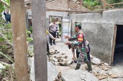 Longsor di Simalungun Hantam 3 Rumah Warga, Dipicu Hujan Deras