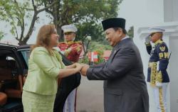 Presiden Peru Dina Boluarte Tiba di Istana Merdeka, Disambut Hangat Prabowo 