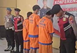 Polisi Tangkap 3 Pria Pembuat Grup LGBT dan Penyebar Konten Porno di Facebook<