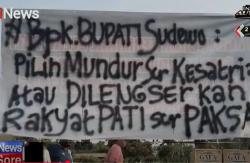 Kericuhan Pecah saat Demo Pati Tuntut Sudewo Mundur, Pagar Kantor Bupati Roboh!
