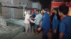 Petugas Pingsan Saat Padamkan Kebakaran Tempat Pembuatan Mebel di Gowa, Dilarikan ke RS