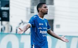 Uilliam Barros Buang-Buang Peluang, Bojan Hodak Pasang Badan: Rumput GBLA Biang Kerok!