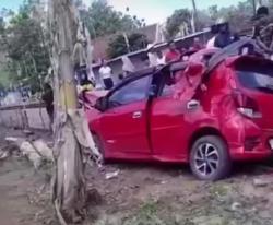 Mengerikan! Kecelakaan Kereta Api Batara Kresna Tabrak Toyota Agya di Wonogiri<