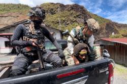 Satgas Damai Cartenz Tangkap KKB di Puncak Jaya, Terlibat Penembakan Brigpol Ronald Enok