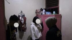 10 Pria dan Wanita Ditangkap di Padang, sedang Minum Miras hingga Berduaan di Kamar Kos<