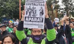 Warga Malang Gelar Aksi Solidaritas Ojol Affan yang Tewas Dilindas Barracuda Brimob<
