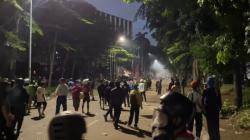 Kondisi Terkini di Mako Brimob, Demonstran Bertahan meski Dihujani Gas Air Mata<