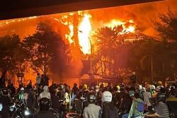 Pemkot Makassar Ajukan Rp375 Miliar untuk Biaya Perbaikan Gedung DPRD Dibakar Massa<