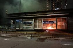 7 Halte Transjakarta Dibakar Massa, Bundaran Senayan hingga Sentral Senen<