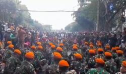 Massa Kembali Blokade Jalan di Depan Mako Brimob Kwitang Siang Ini