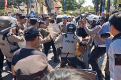 Demo Ricuh Mahasiswa di Sampang, Polisi Tangkap 1 Orang Diduga Provokator