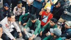 Tabur Bunga, Mahasiswa USU Gelar Aksi Solidaritas untuk Affan Kurniawan di Polda Sumut<
