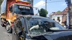 3 Kendaraan Kecelakaan Beruntun di Kulonprogo, Toyota Calya Terjepit 2 Truk<