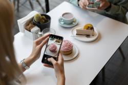 Tips Ciptakan Suasana Cafe Lebih Instagramable Tanpa Renovasi Besar