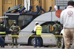 Kereta Barang Tabrak Bus Tingkat, 10 Orang Tewas