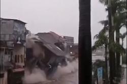 Detik-detik Ruko Ambruk Tergerus Air saat Banjir Bandang di Bali, Videonya Viral!