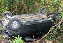 Kecelakaan di Bantul, Minibus Terguling ke Jurang gegara Sopir Ngantuk<