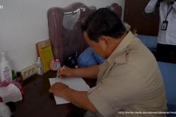 Prabowo Tulis Pesan di Buku Siswa Sekolah Rakyat, Ini Bunyinya