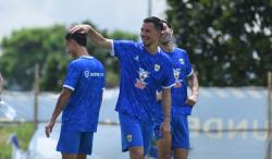 Thom Haye dan Eliano Reijnders Siap Debut, Tiket Persib vs Persebaya Laris Manis