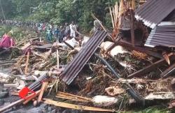 Tim SAR Gunakan Drone Thermal Cari 3 Korban Banjir Nagekeo NTT