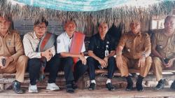 Legislator Perindo Dampingi Wabup Sumba Barat Dialog dengan Kelompok Budidaya Rumput Laut<