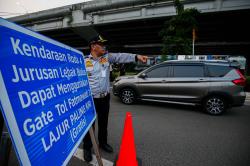 Jalan TB Simatupang Macet Parah, Rekayasa Lalu Lintas Akses Tol Gratis