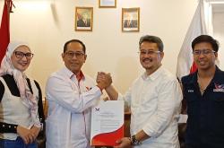 Ferry Kurnia Serahkan SK ke Plt DPW Perindo Yogyakarta Aswin Hudayan, Titip Pesan Ini<