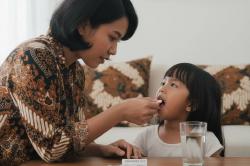 Saat Keracunan Jangan Minum Obat Diare, Ini Alasannya!