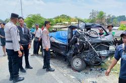 Kecelakaan Maut di Bantul, Bus Diduga Oleng Tabrak Pikap Tewaskan Sopir<
