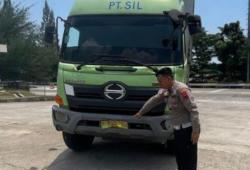 Kecelakaan Maut di Batang, Suami Tewas Ditabrak Truk Istri Selamat<