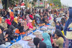 Mengenal Tradisi Beseprah, Simbol Kesetaraan dalam Erau Adat Kutai 2025<