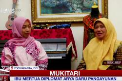 Bikin Haru! Ibu Mertua Ungkap Kisah Cinta Arya Daru dengan Sang Putri, Kenal sejak SD<