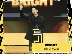 Aktor Thailand Bright Terima Penghargaan Spesial Indonesian Television Awards 2025