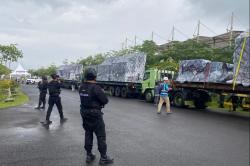 Logistik MotoGP Mandalika Berdatangan, Dikawal Gegana Brimob Polda NTB<