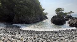 Keindahan Pantai Kuyon, Surga Tersembunyi di Jawa Timur