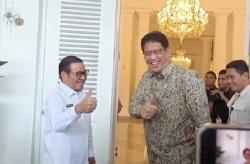 Saat Purbaya Pagi-Pagi Datangi Balai Kota Jakarta, Diacungi Jempol oleh Pramono