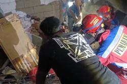 Geger! Rumah Roboh di Pademangan Jakut, 1 Kuli Bangunan Tertimpa Reruntuhan