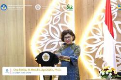 Full Senyum, Ekspresi Rektor UGM Sapa Jokowi sebagai Alumni Kebanggaan Fakultas Kehutanan