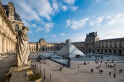 Kronologi Lengkap Perampokan di Museum Louvre Paris, Perhiasan Tak Ternilai Harganya Hilang!