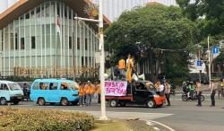 BEM SI Gelar Demo Setahun Prabowo-Gibran di Patung Kuda, Bawa 17 Tuntutan