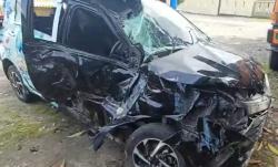 Kecelakaan Daihatsu Sigra Tertabrak Kereta Api di Deliserdang, 3 Orang Kritis<