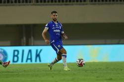 Gelandang Persib Luciano Guaycochea Kirim Peringatan Keras untuk Persija