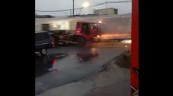 Detik-Detik Mengerikan Truk Trailer Ditabrak KA Harina di Semarang, Warga Histeris